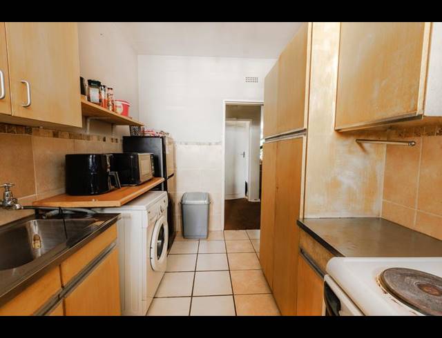 1 BEDROOM APARTMENT FOR SALE IN SANDOWN